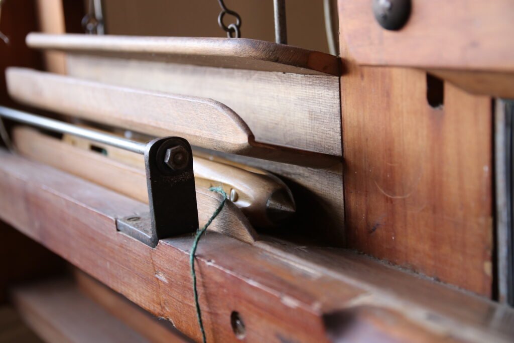 flying shuttle box on George wood dobby loom